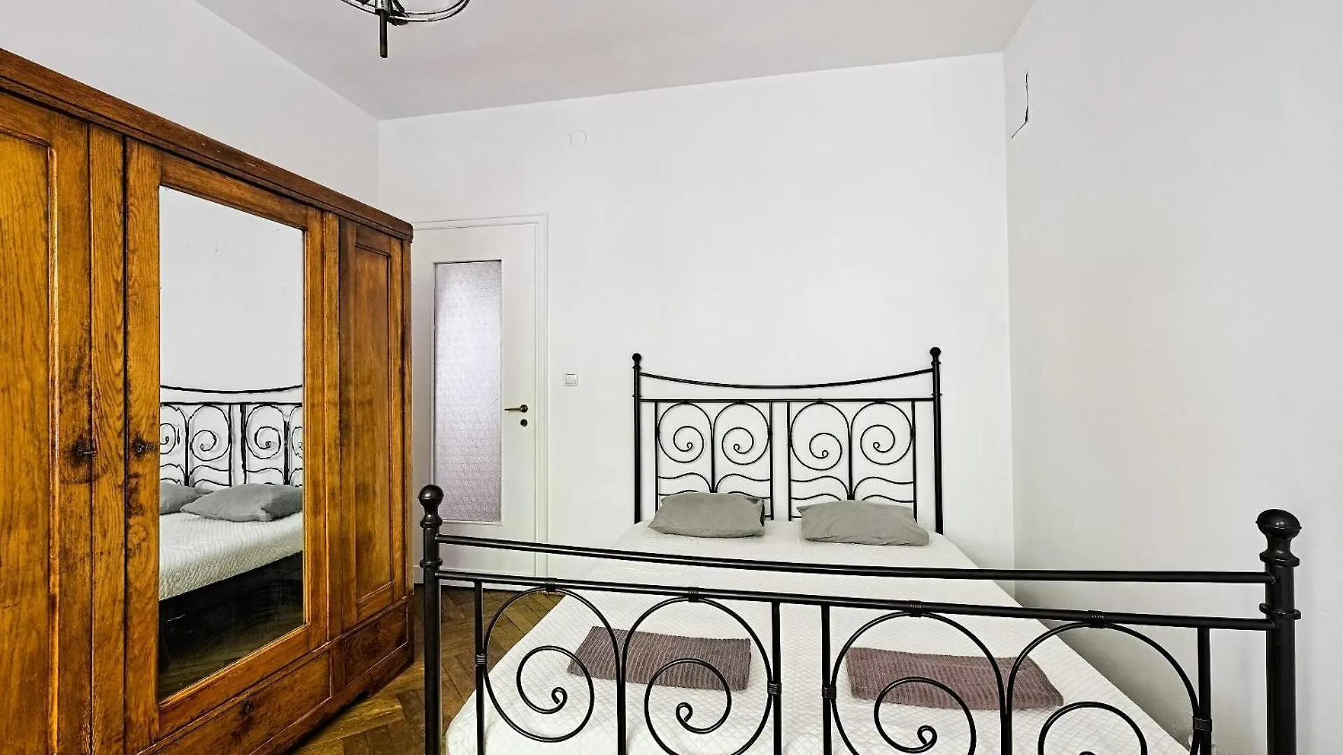 Urbannest - Wilcza 69 Apartment Warsaw